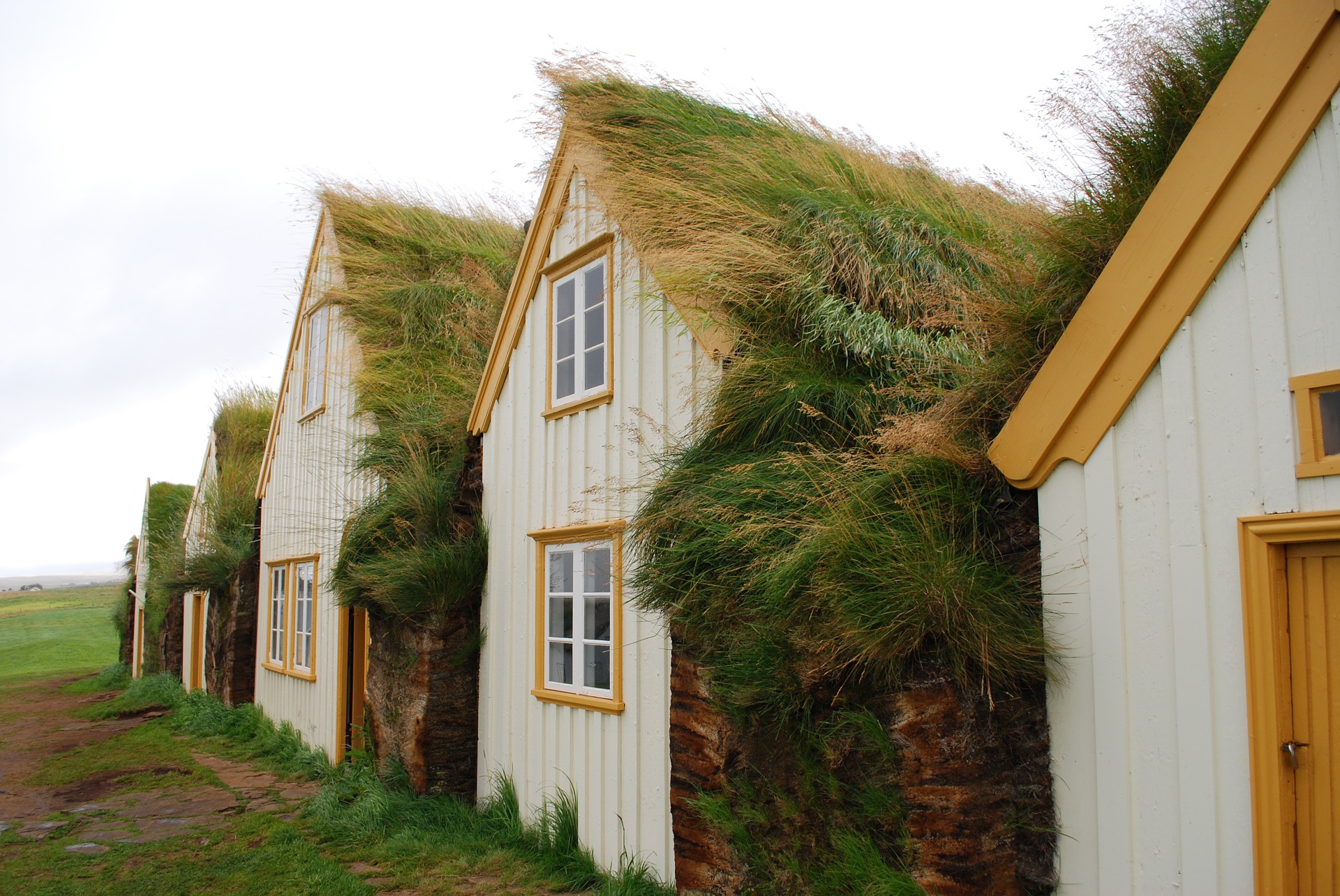 Burstabær style turf houses at the Glaumbær Museum in Iceland. Image source: www.pixabay.com